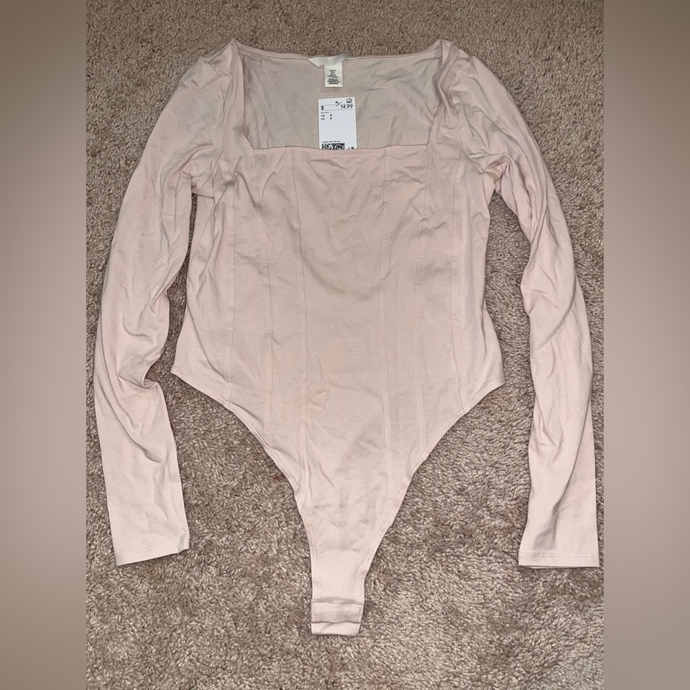 H&M light pink bodysuit